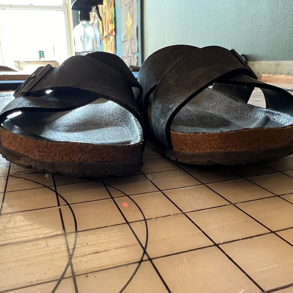Birkenstock Women's Black Cross-Strap Sandals - Picture 5 of 12